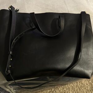 Madewell Elegant Black Leather Tote Bag
16x11.5x6.5